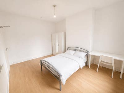 Spacious Double Rooms All Bills Included  Main Photo