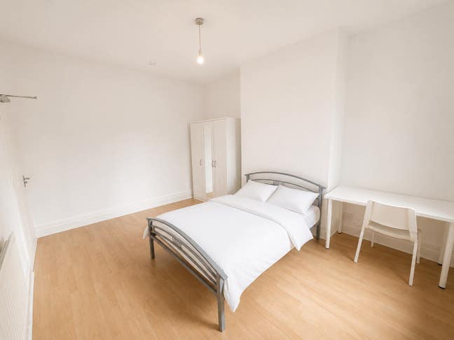 Spacious Double Rooms All Bills Included  Main Photo