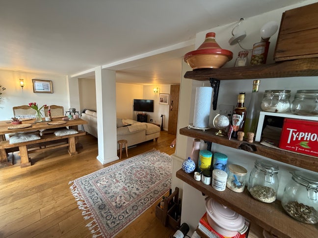 Small double room in Theale, Mon-Fri let Main Photo