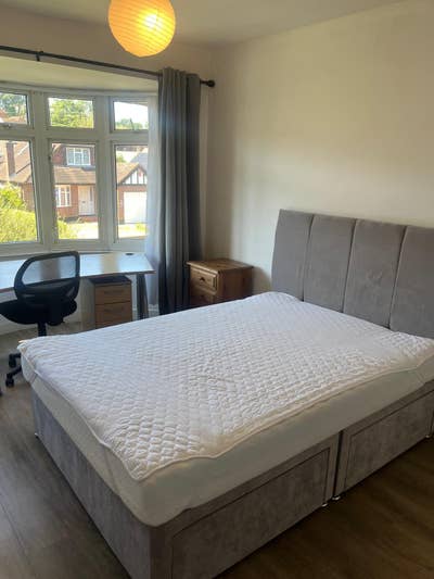 Double Rm Inc bills - Spring Ave. 5min walk to RHU Main Photo