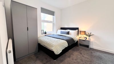 Brand New Modern Ensuites | Deposit Free Option Main Photo