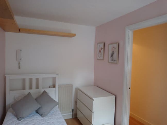 Large single room Quiet road Euston Main Photo