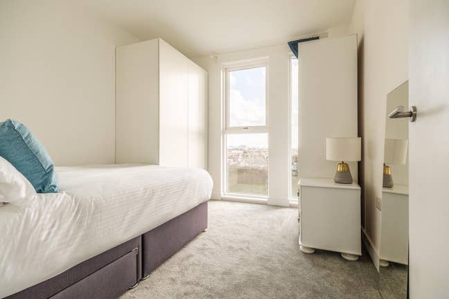 Brand New Studio – Top Floor –  Short Term Main Photo