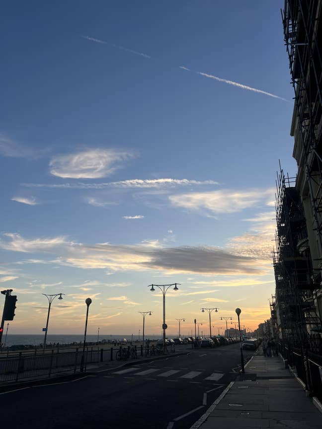 *Seaside Hove Flat Available For The Month Of Oct* Main Photo