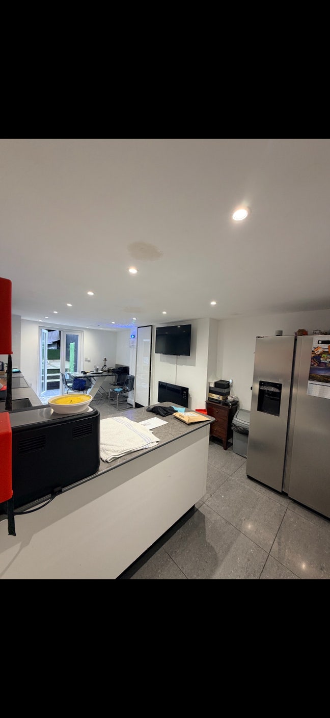 Stunning good condition 1 bed furnished room Main Photo