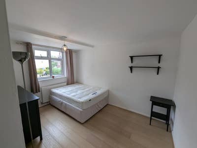 Double Bed - Bethnal Green Main Photo