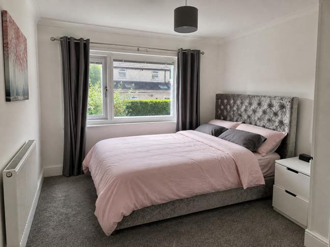 Professional female house all bills inc & cleaner  Main Photo