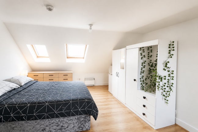 En-Suite Room to Rent – Stratford / E7 Main Photo