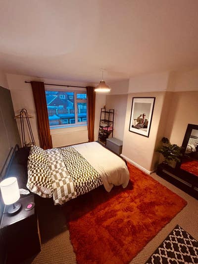 Large Double Room (mon-fri) Stockport Offerton Main Photo