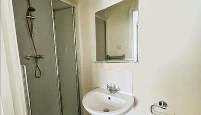 Beautiful Ensuite Room to Rent in Jervis Road Main Photo