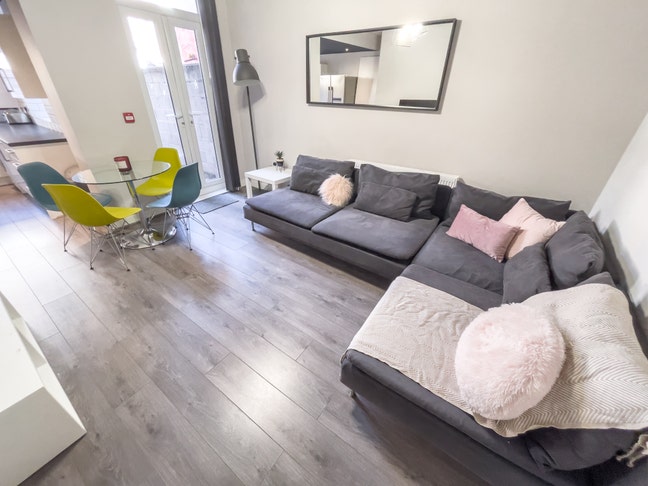 Hannan Road - Final Room Remaining - Double Main Photo