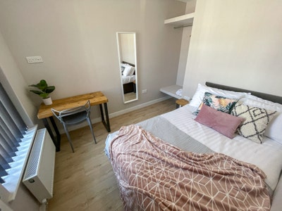 Chanell Road - Double Room Available Main Photo