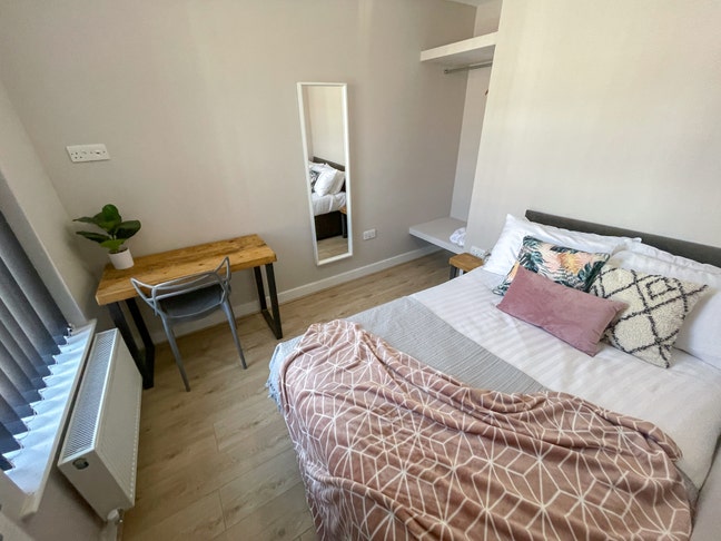 Chanell Road - Double Room Available Main Photo