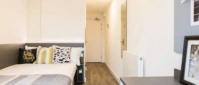 Studio available now in Chapter White City Main Photo