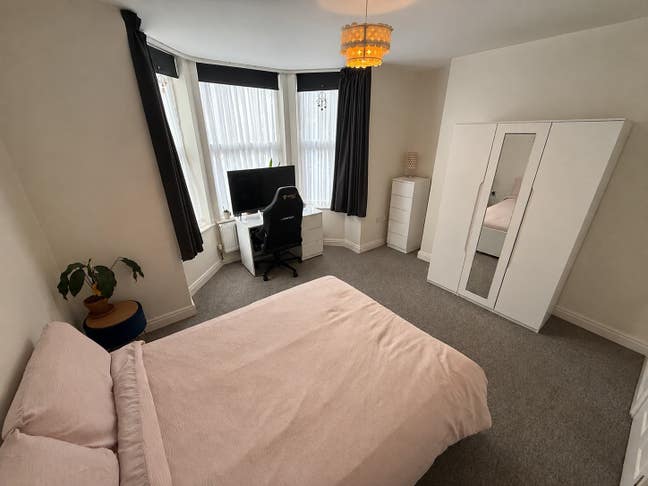 West Bridgford spacious, furnished double bedroom  Main Photo