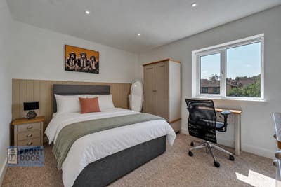 Brand-New | Professional | All Ensuite | All Bills Main Photo