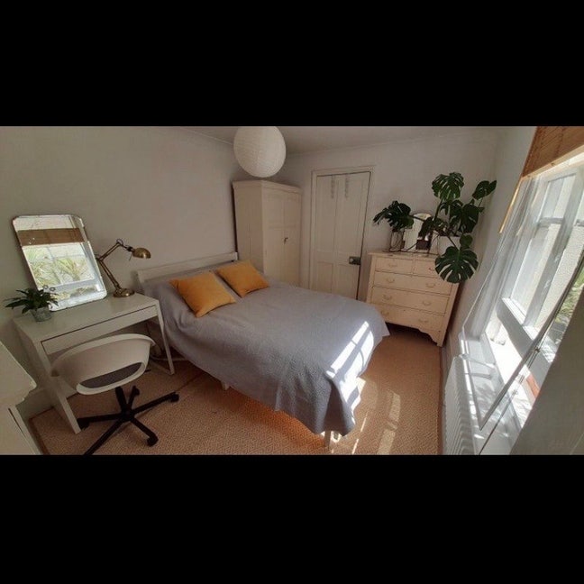 Self Contained Living Space Very Close to Brighton Main Photo
