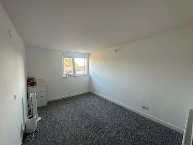 Bright and Airy 3 Bedroom House Basildon SS13 Main Photo