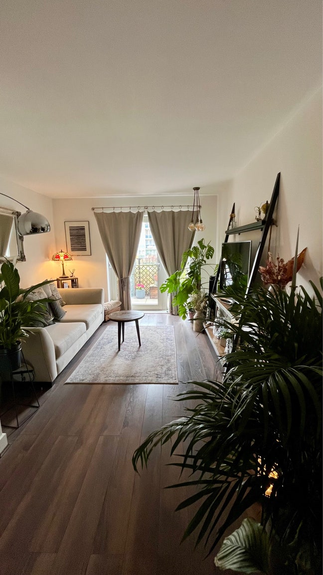 Spacious 1 Bedroom flat with small terrace in N4 Main Photo