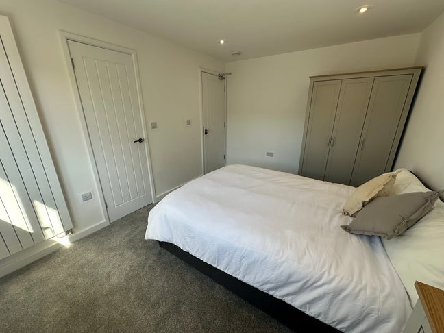 Zero Deposit | All Ensuite | Brand New | All Bills Main Photo