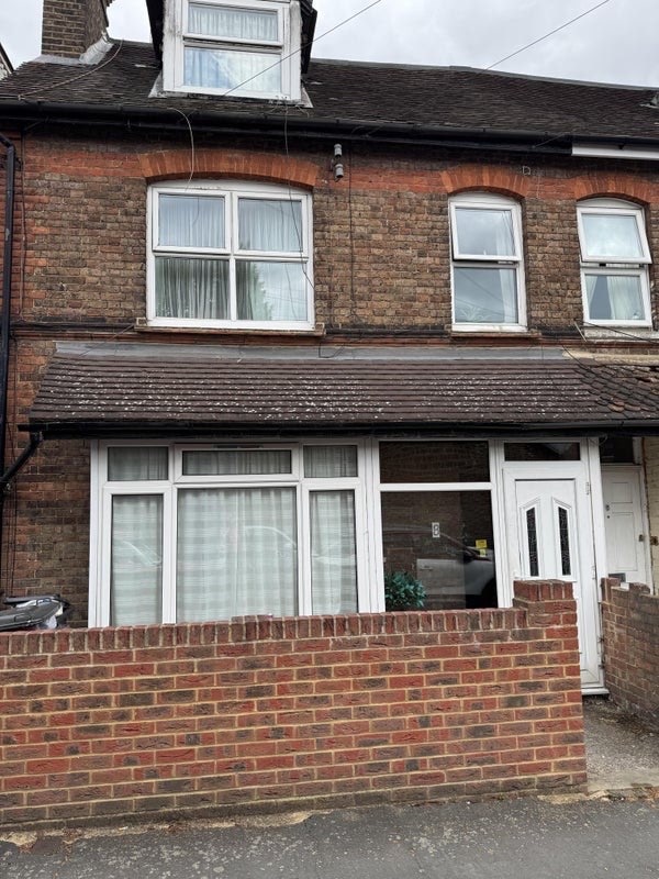  Double Room in Friendly All-Female House Watford  Main Photo