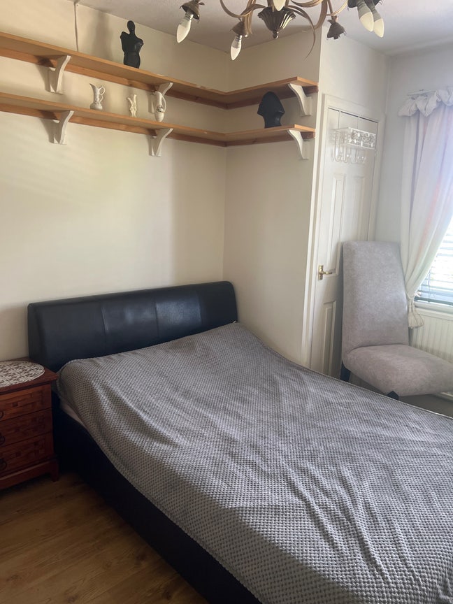 Nice and quiet house clean every two weeks  Main Photo