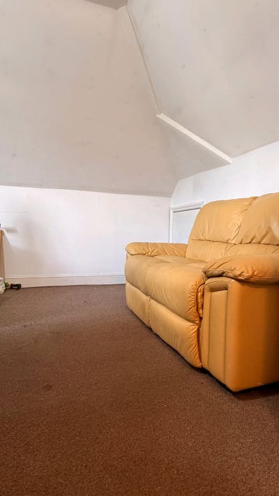 Shared double bedroom available  Main Photo