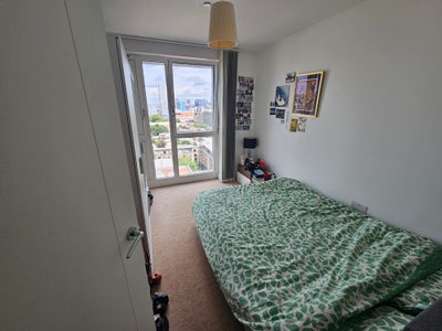 Room in highrise flat - Bow Main Photo