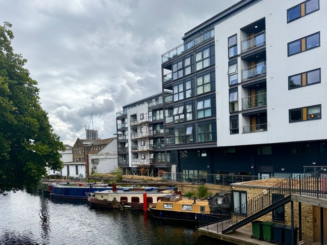 Spacious N1 2 Bed + Home Office & Huge Terrace Main Photo