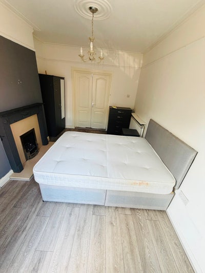 Spacious double room in L21 Litherland Main Photo