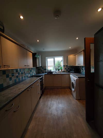 We need a fifth flatmate for our 5-bedroom flat Main Photo