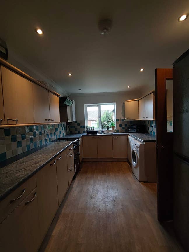 We need a fifth flatmate for our 5-bedroom flat Main Photo