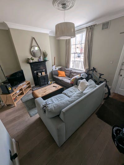 Two rooms available in a great 3-bedroom house  Main Photo