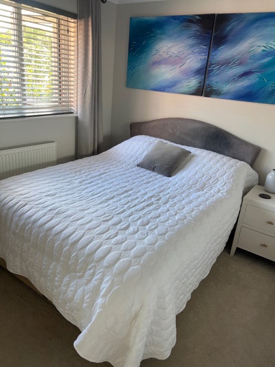 Double bedroom with large bathroom Main Photo