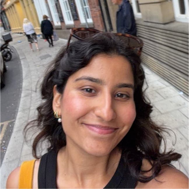 Professional Female seeks a single or double room Main Photo