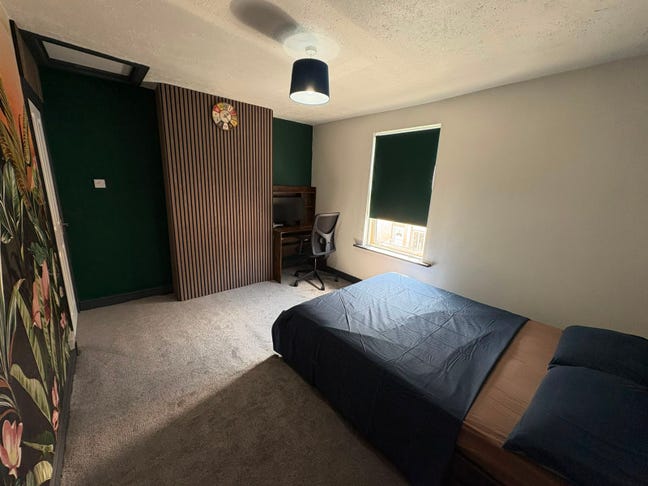 Modern double ensuite room in a 2 bedroom house Main Photo