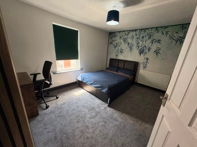 Modern double ensuite room in a 2 bedroom house Main Photo