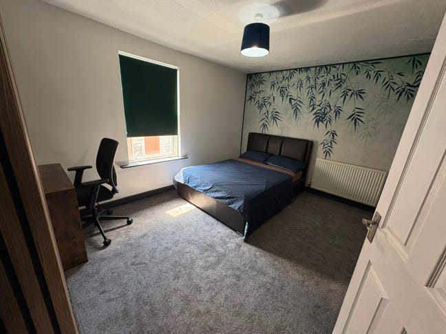 Modern double ensuite room in a 2 bedroom house Main Photo