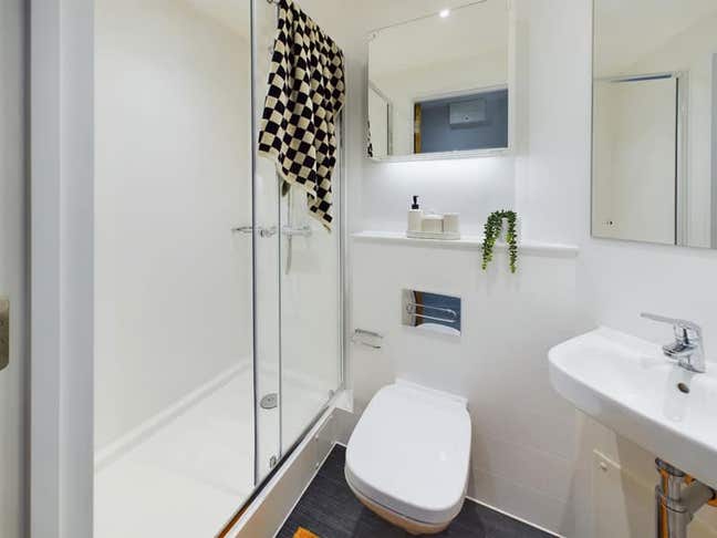 Crown Place - Standard Studio Main Photo