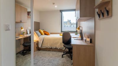 The Mont En suite room available Main Photo