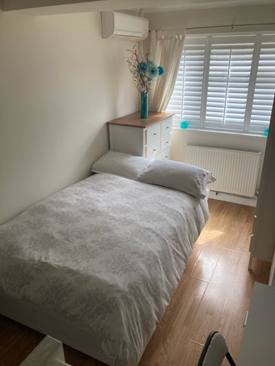 Bright furnished and Newley decorated  double room Main Photo