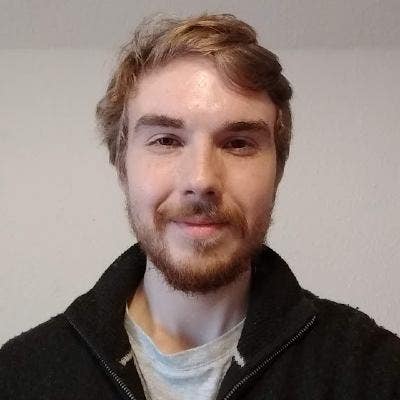 Professional looking for room in Edinburgh  Main Photo