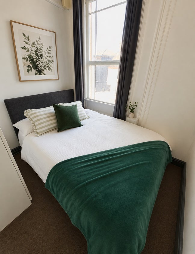 Double Ensuite bedroom - centre of town Main Photo
