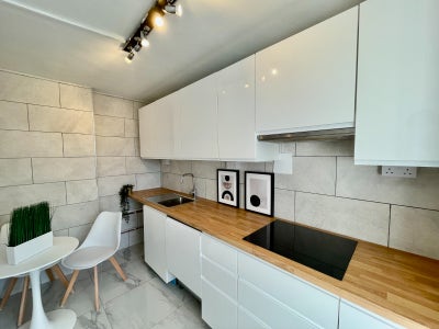 3 Stylish Renovated Flat close to King's Cross Main Photo