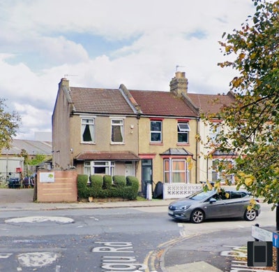 Three Bedroom House with 2 Reception Rooms N18 Main Photo