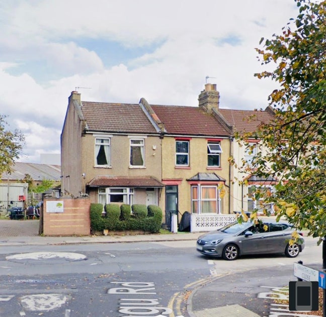Three Bedroom House with 2 Reception Rooms N18 Main Photo