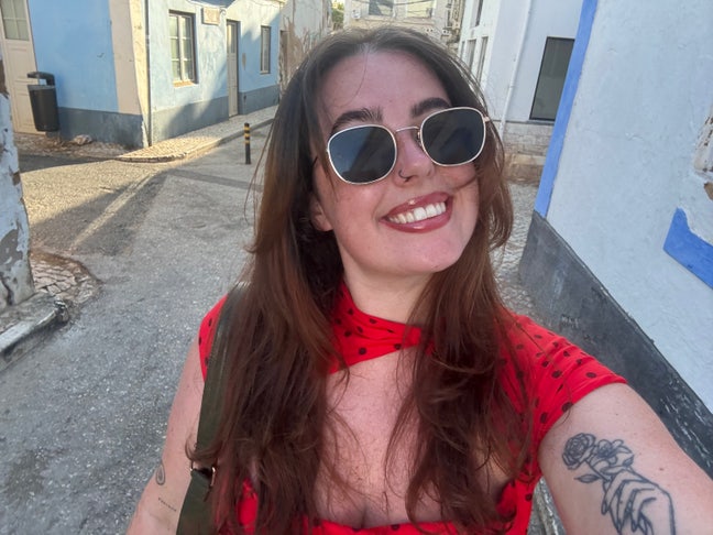 Looking for a  2-Month Sublet / FEMALE ONLY Main Photo