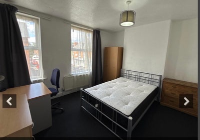 Looking for 1 or 2 people to join house share Main Photo