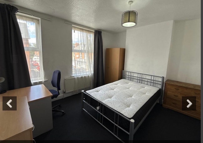 Looking for 1 or 2 people to join house share Main Photo