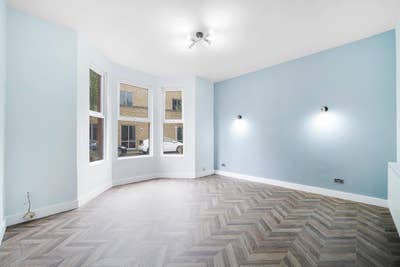 Modern 2 bed garden flat in Richmond TW9 Main Photo